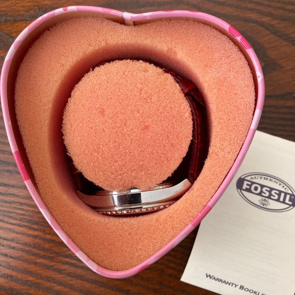 💖 Fossil Valentine Edition Crystal Heart Watch New Old Stock, Warranty 1y - Picture 3 of 5